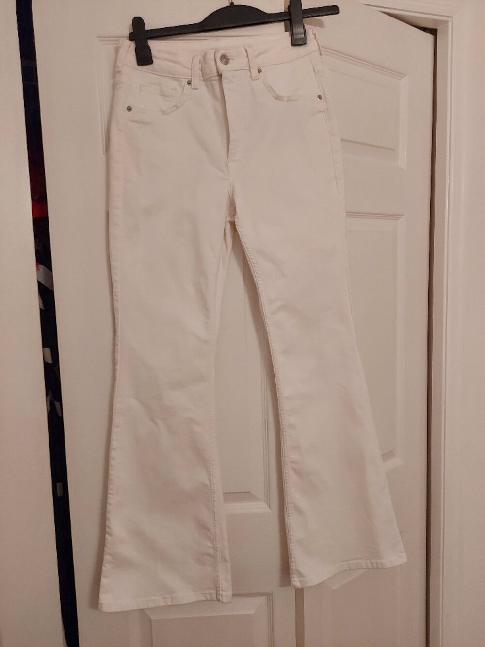 H&M women's white Flared jeans